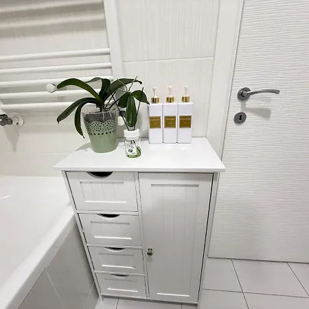 Spacious Serenity Apartment Bucharest